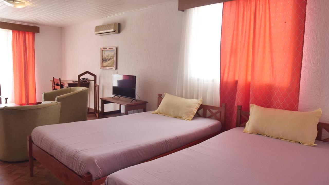 Radama Hotel Антананариву Экстерьер фото